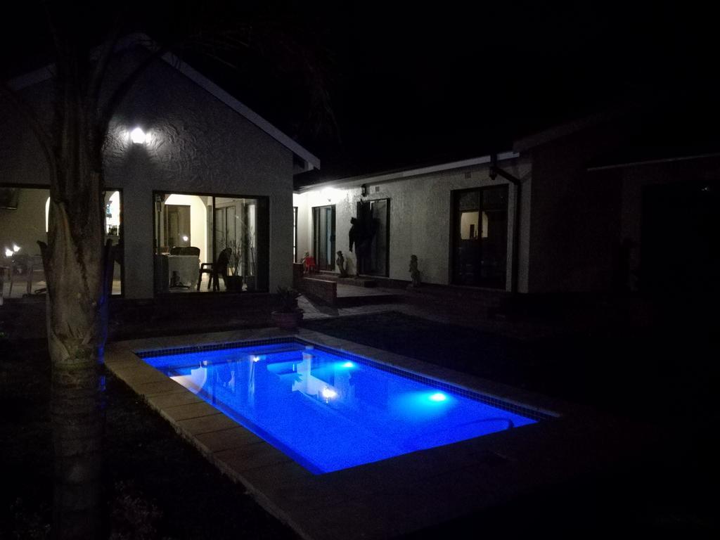 Acacia Grove Guest House โจฮันเนสเบิร์ก ภายนอก รูปภาพ