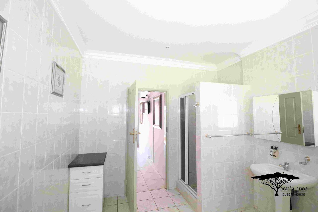 Acacia Grove Guest House โจฮันเนสเบิร์ก ภายนอก รูปภาพ